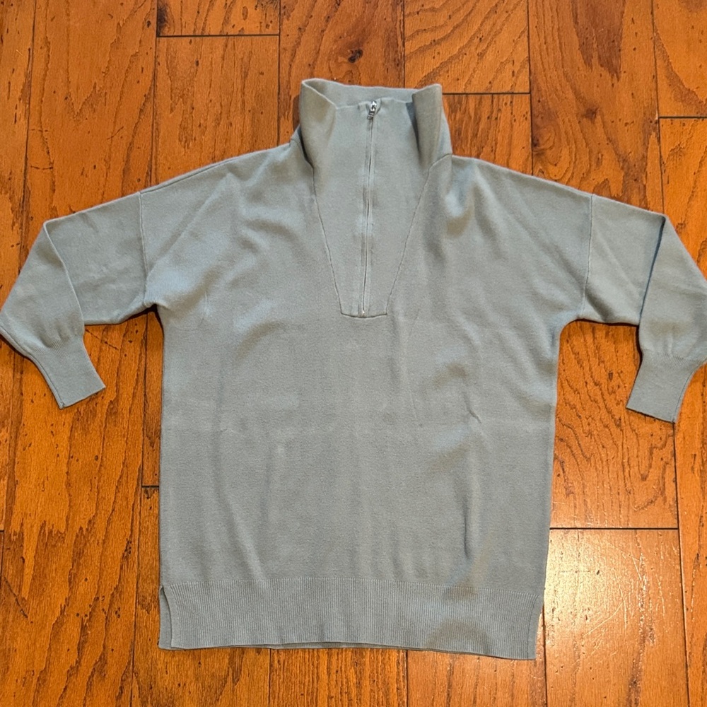 Never worn, super soft, sz. S tunic sweater from Pink Lily